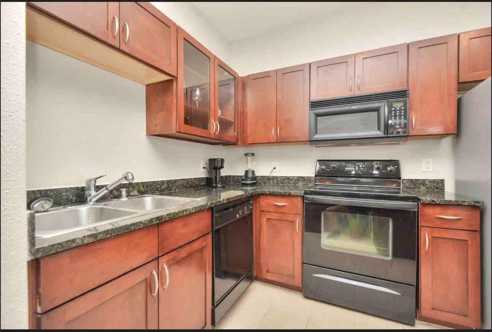Luxury 1Bedroom/Pool View/ Galleria W/Study Desk Хьюстон Экстерьер фото