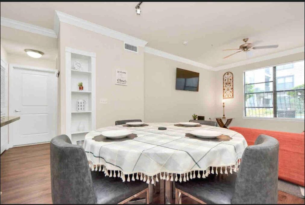Luxury 1Bedroom/Pool View/ Galleria W/Study Desk Хьюстон Экстерьер фото